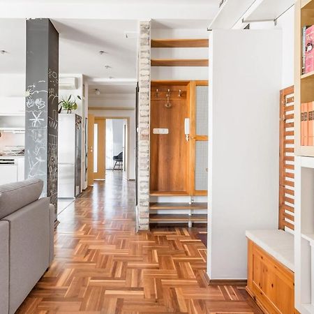 Relax Into Loft Living At A Light-Filled City Escape 布达佩斯 外观 照片