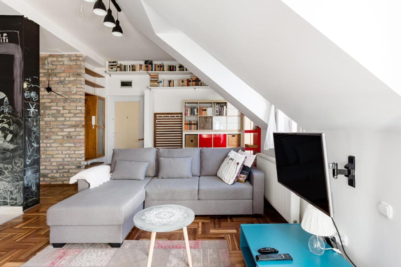 Relax Into Loft Living At A Light-Filled City Escape 布达佩斯 外观 照片