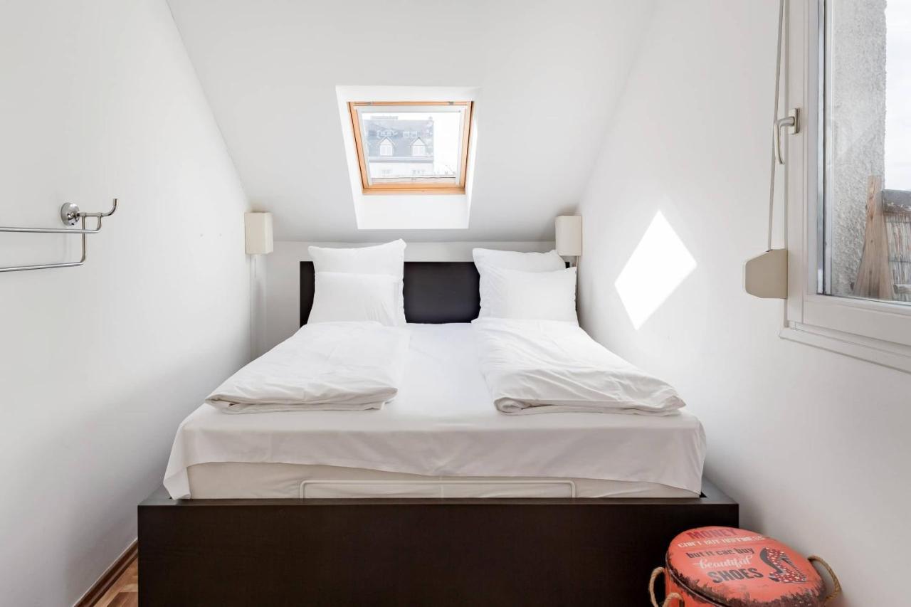 Relax Into Loft Living At A Light-Filled City Escape 布达佩斯 外观 照片