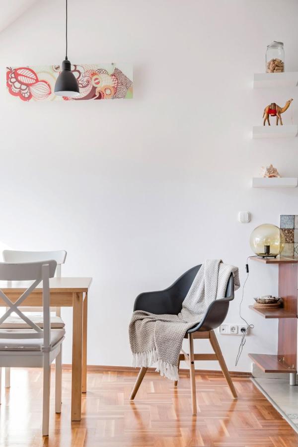Relax Into Loft Living At A Light-Filled City Escape 布达佩斯 外观 照片