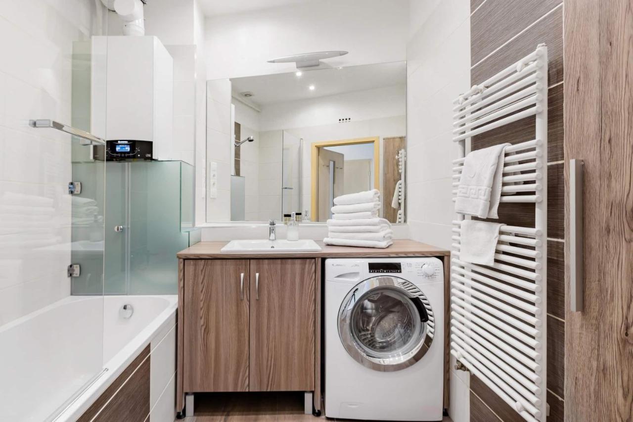 Relax Into Loft Living At A Light-Filled City Escape 布达佩斯 外观 照片